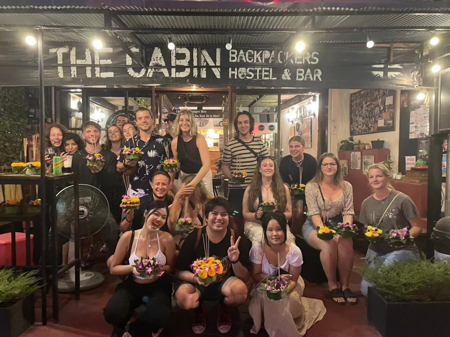 The Cabin Backpackers Hostel & Bar 치앙마이 외부 사진