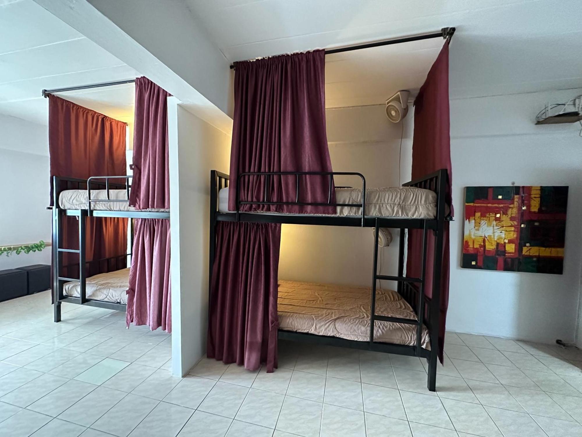 The Cabin Backpackers Hostel & Bar 치앙마이 외부 사진