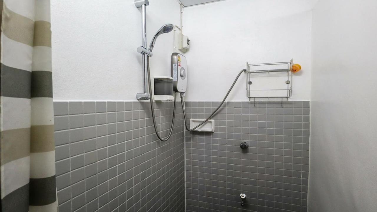 The Cabin Backpackers Hostel & Bar 치앙마이 외부 사진